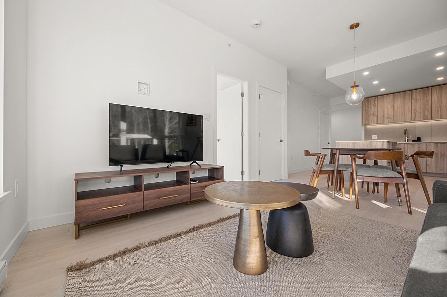 613 3596 Malsum Drive North Vancouver, BC - 4