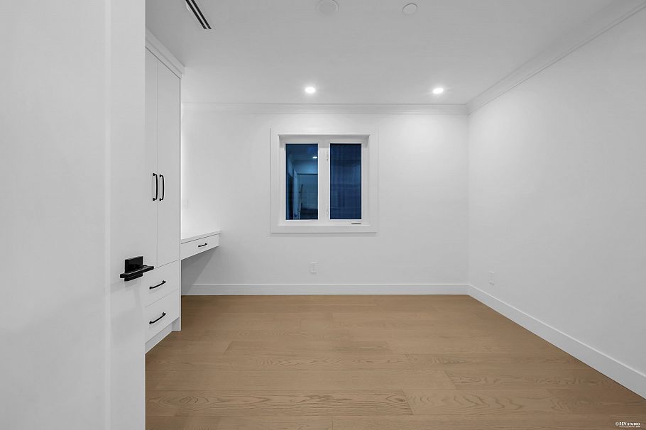 2 5150 Spencer Street Vancouver, BC - 19