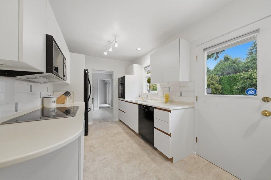 3250 Delbrook Avenue North Vancouver, BC - 14