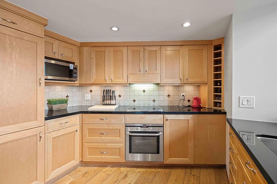 708 22 E Cordova Street Vancouver, BC - 4
