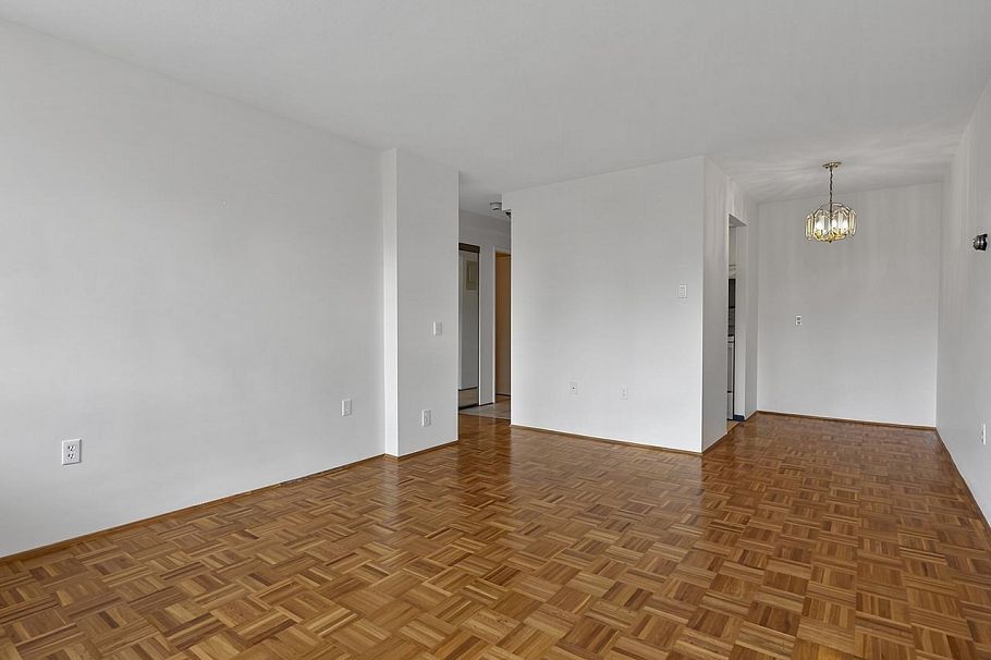 901 1850 Comox Street Vancouver, BC - 10