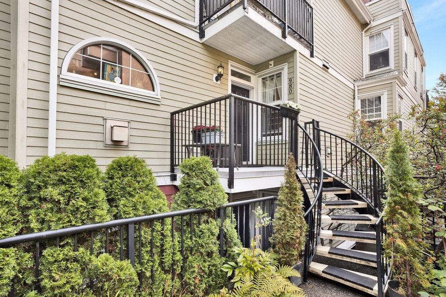 980 W 16th Avenue Vancouver, BC - 18