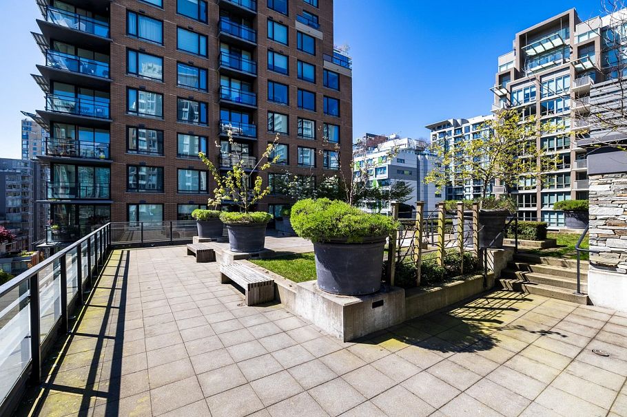 410 1088 Richards Street Vancouver, BC - 23