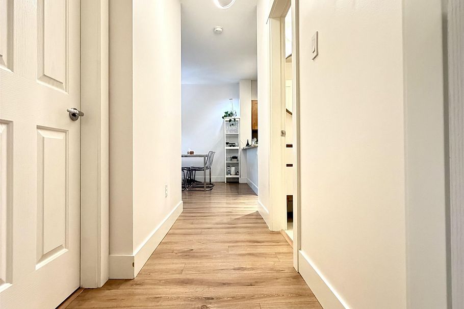 318 1111 E 27th Street North Vancouver, BC - 10