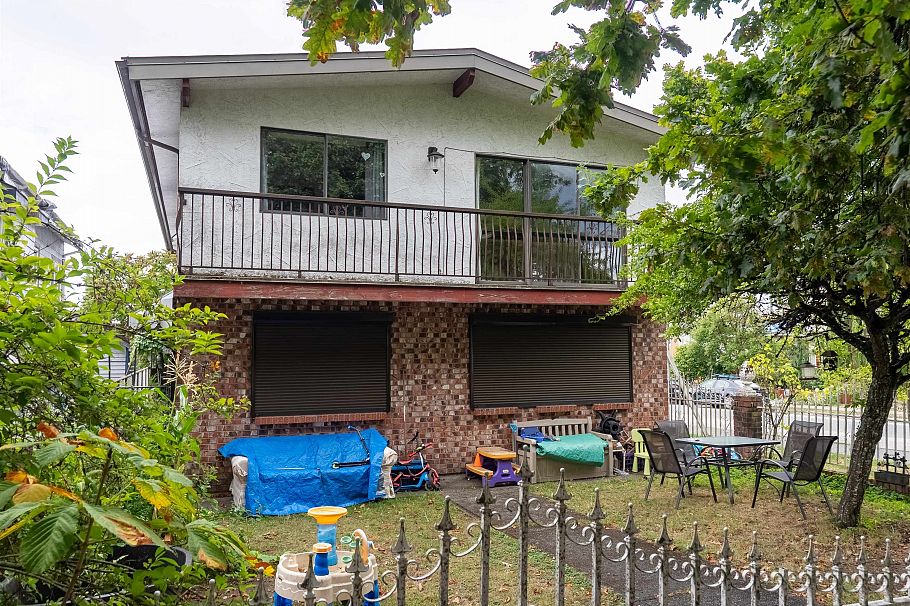 2474 E 24th Avenue Vancouver, BC - 35