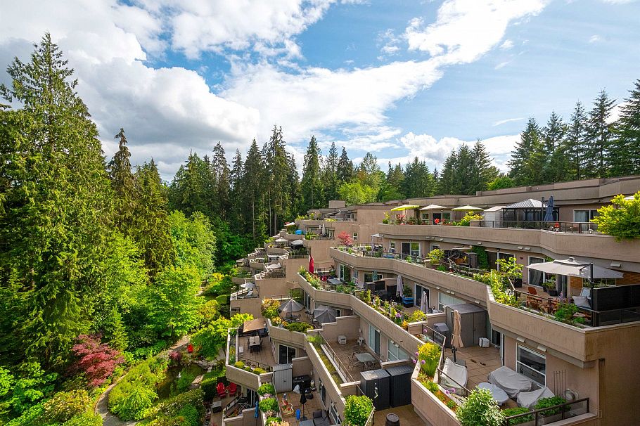 706 1500 Ostler Court North Vancouver, BC - 1