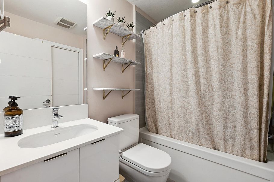 513 733 W 3rd Street North Vancouver, BC - 18