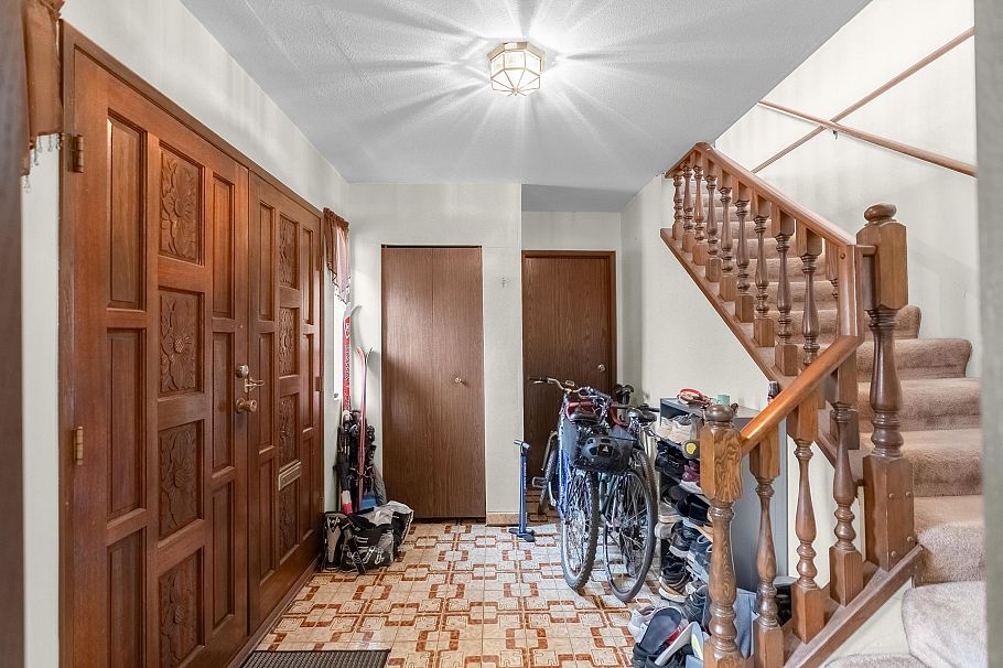 2474 E 24th Avenue Vancouver, BC - 6