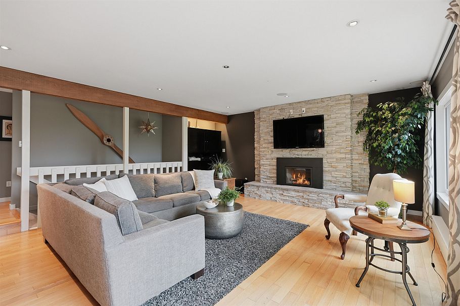 2261 Hill Drive North Vancouver, BC - 17