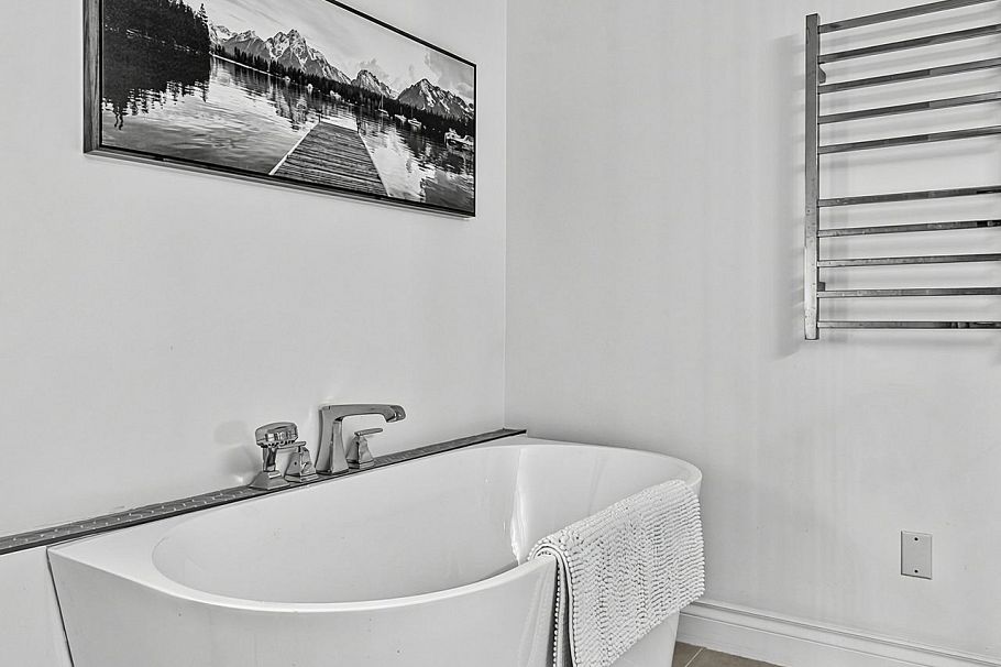 1074 Kilmer Road North Vancouver, BC - 20