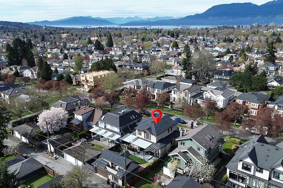2168 W 22nd Avenue Vancouver, BC - 39
