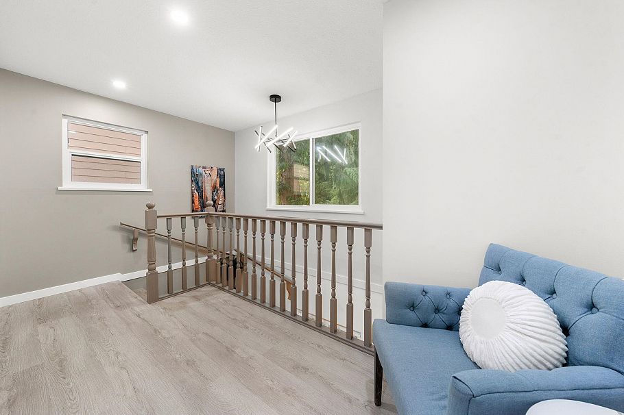 660 E 22nd Street North Vancouver, BC - 19