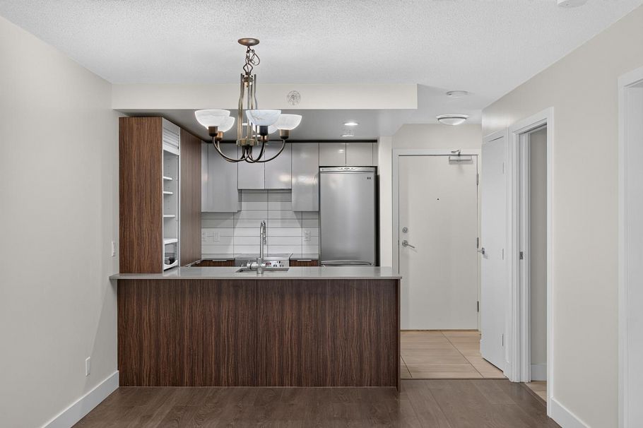 410 1088 Richards Street Vancouver, BC - 2