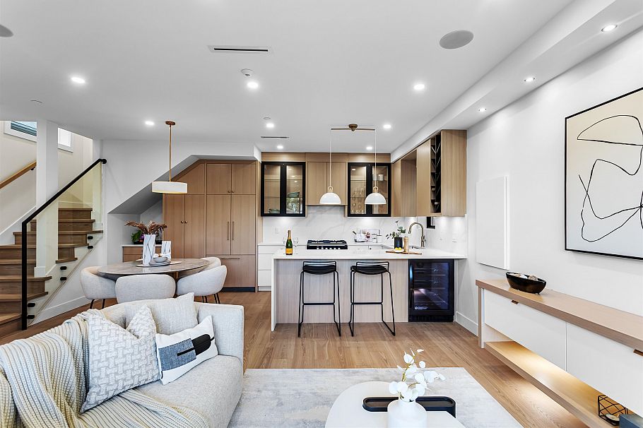 1 165 E 45th Avenue Vancouver, BC - 6