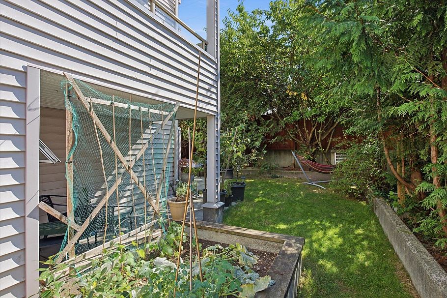 102 788 E 8th Avenue Vancouver, BC - 25