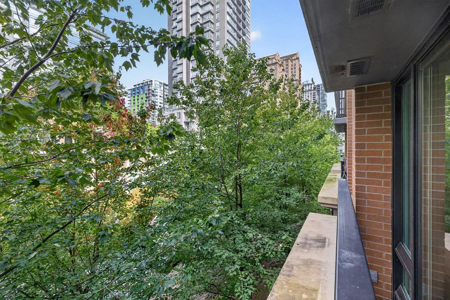 410 1088 Richards Street Vancouver, BC - 10