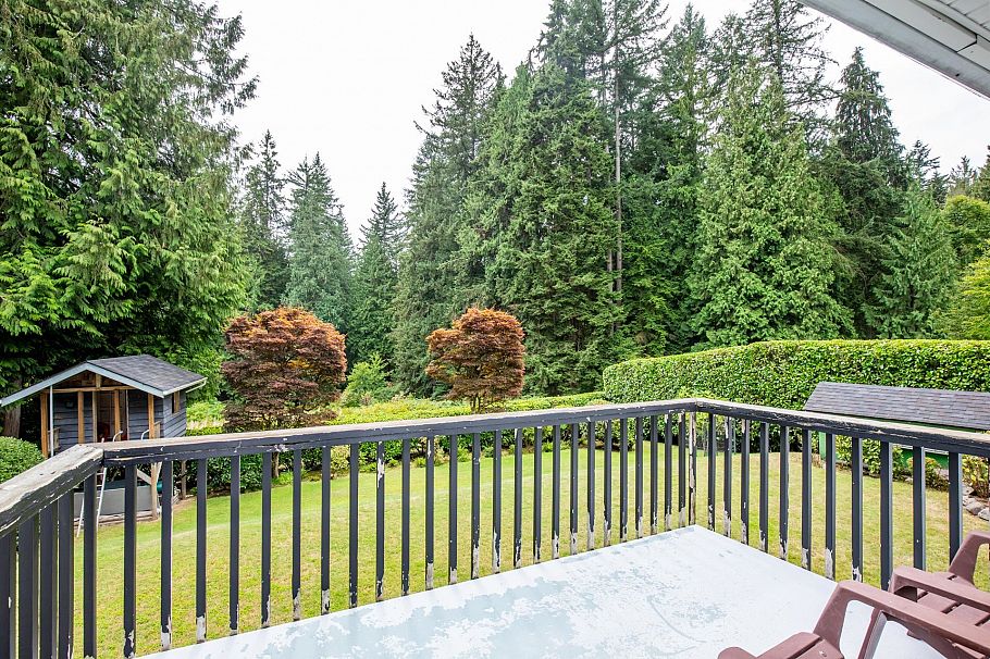 741 Wellington Drive North Vancouver, BC - 16