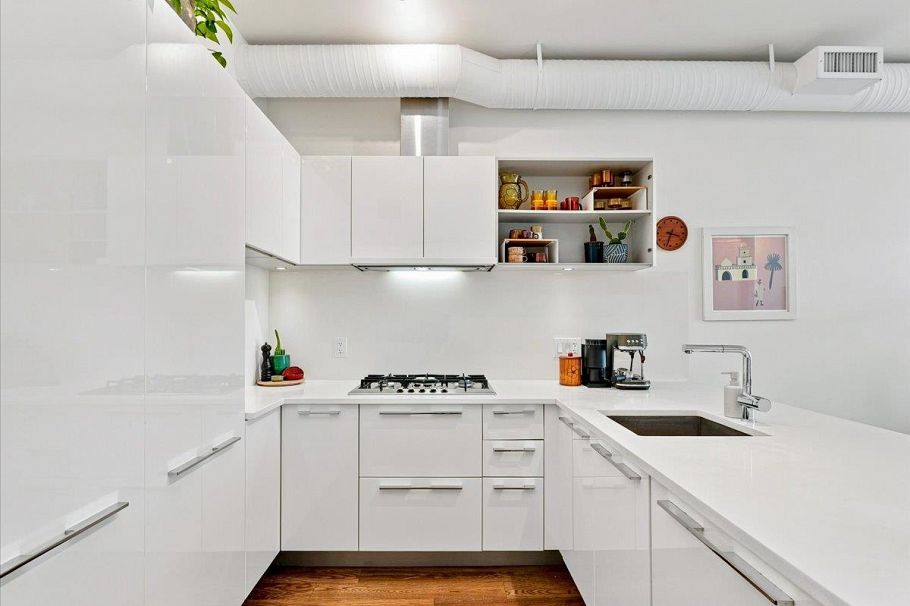 210 108 E 1st Avenue Vancouver, BC - 2