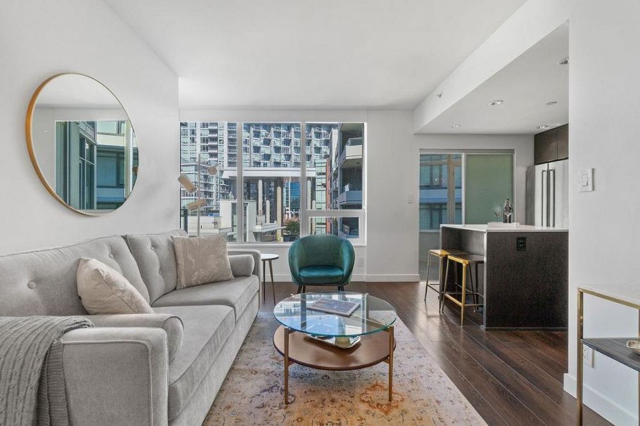 601 161 E 1st Avenue Vancouver, BC - 4