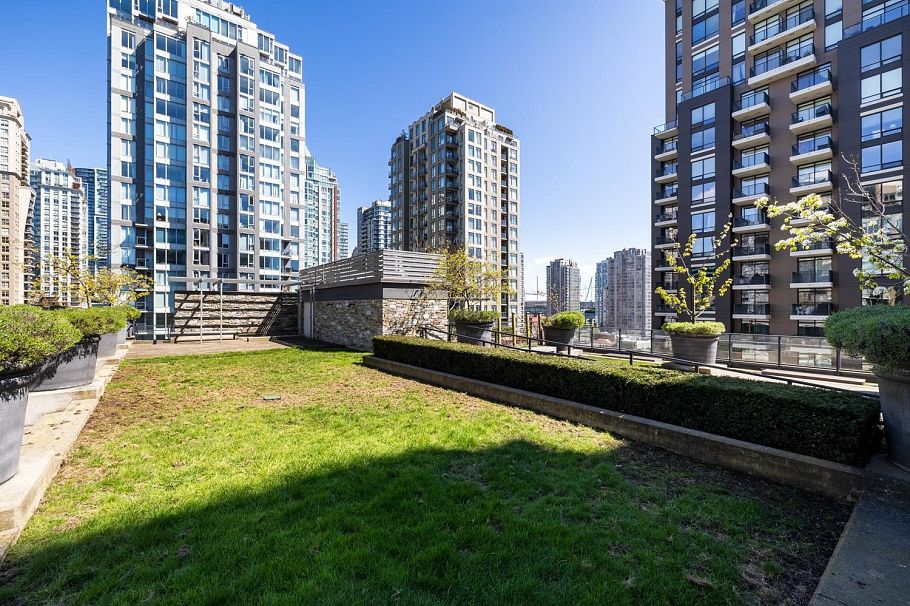 410 1088 Richards Street Vancouver, BC - 24