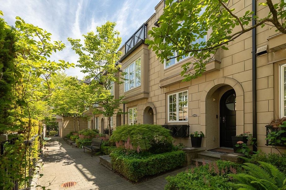 2943 Laurel Street Vancouver, BC - 1