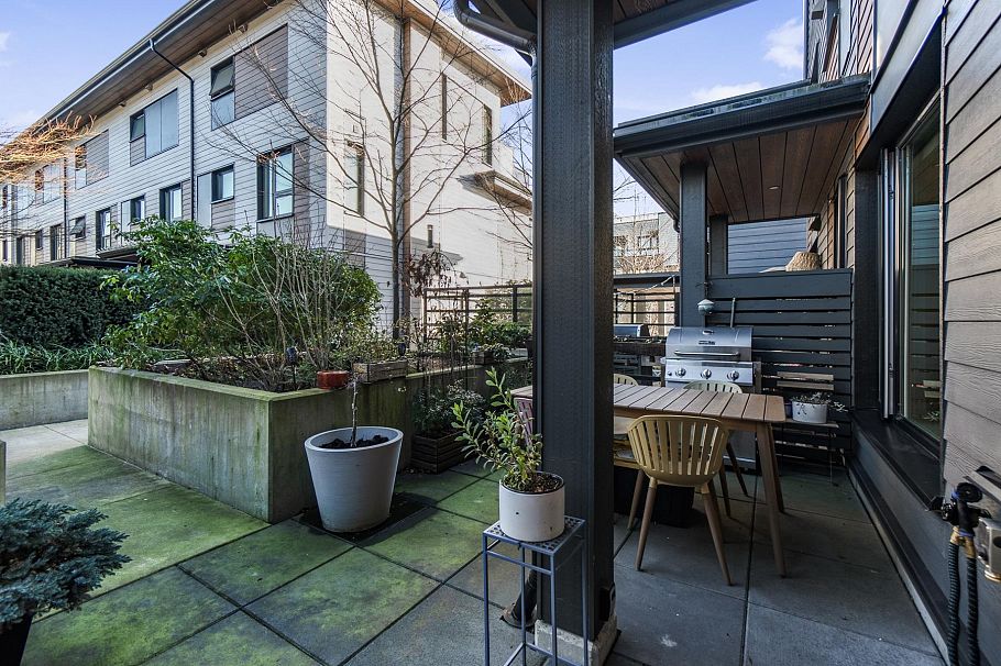11 528 E 2nd Street North Vancouver, BC - 16