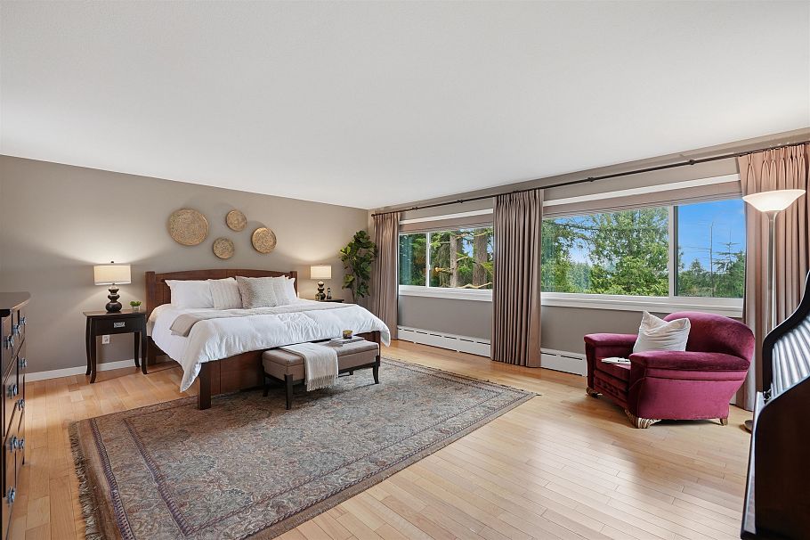 2261 Hill Drive North Vancouver, BC - 18