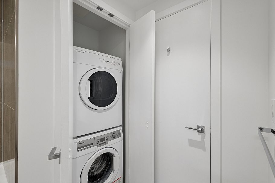 1009 1688 Pullman Porter Street Vancouver, BC - 16