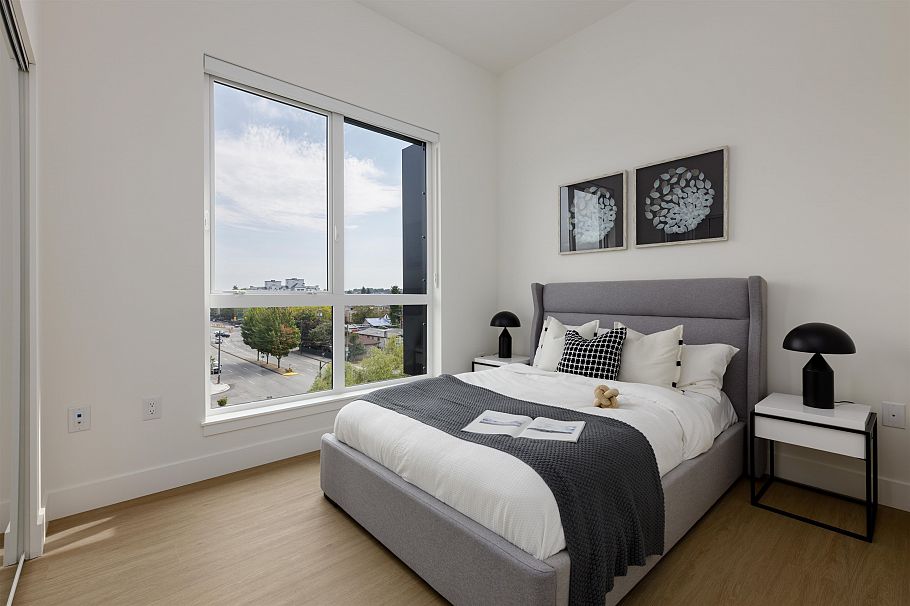 210 2235 E Broadway Vancouver, BC - 12