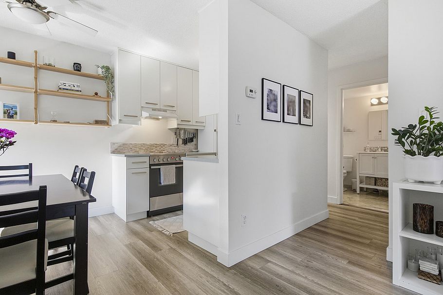 203 270 W 3rd Street North Vancouver, BC - 23