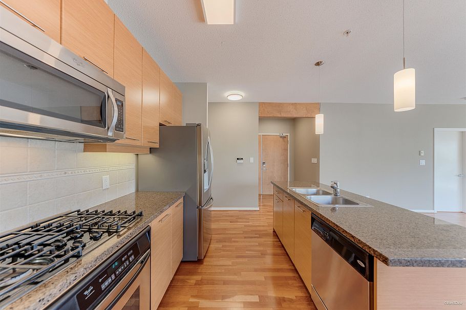 510 530 Raven Woods Drive North Vancouver, BC - 12