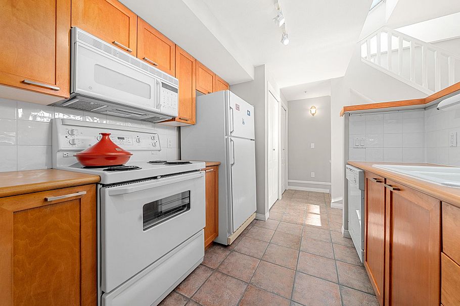 207 669 W 7th Avenue Vancouver, BC - 26