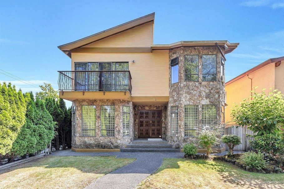 2718 W 19th Avenue Vancouver, BC - 1