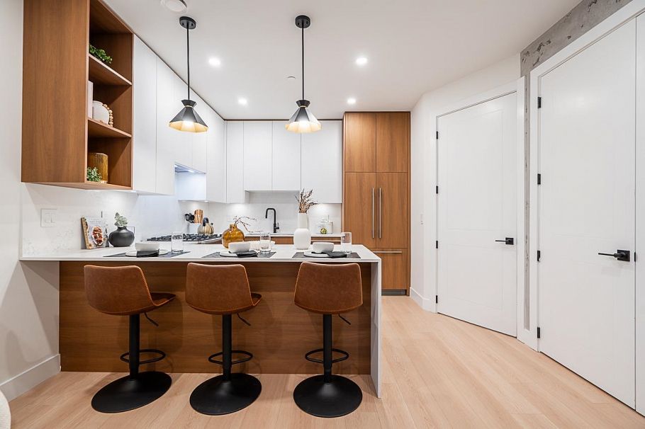 2 3638 Normandy Drive Vancouver, BC - 9