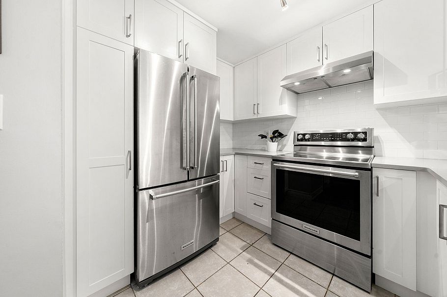 6 1073 Lynn Valley Road North Vancouver, BC - 12