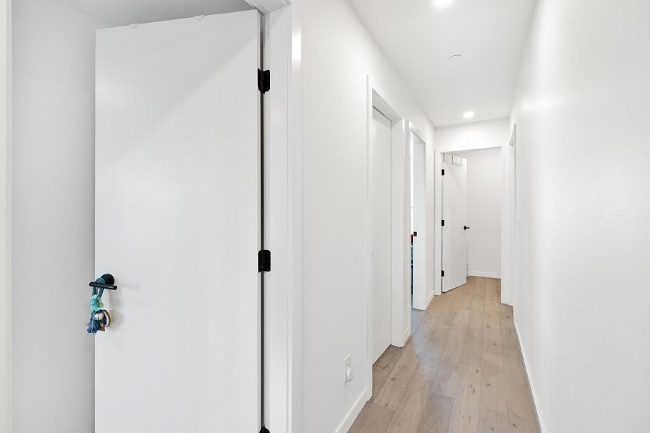 11 528 E 2nd Street North Vancouver, BC - 18