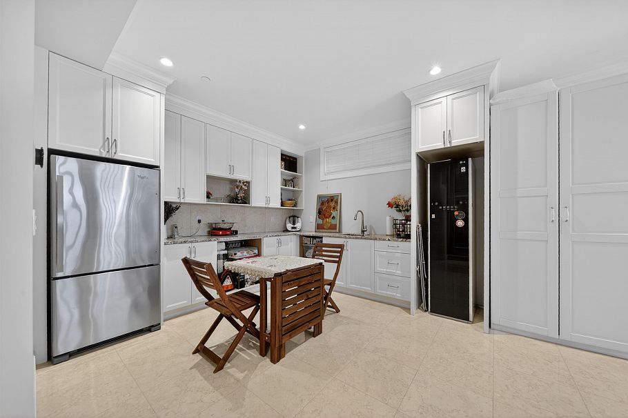 3285 W 12th Avenue Vancouver, BC - 15