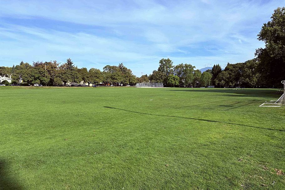 980 W 16th Avenue Vancouver, BC - 22