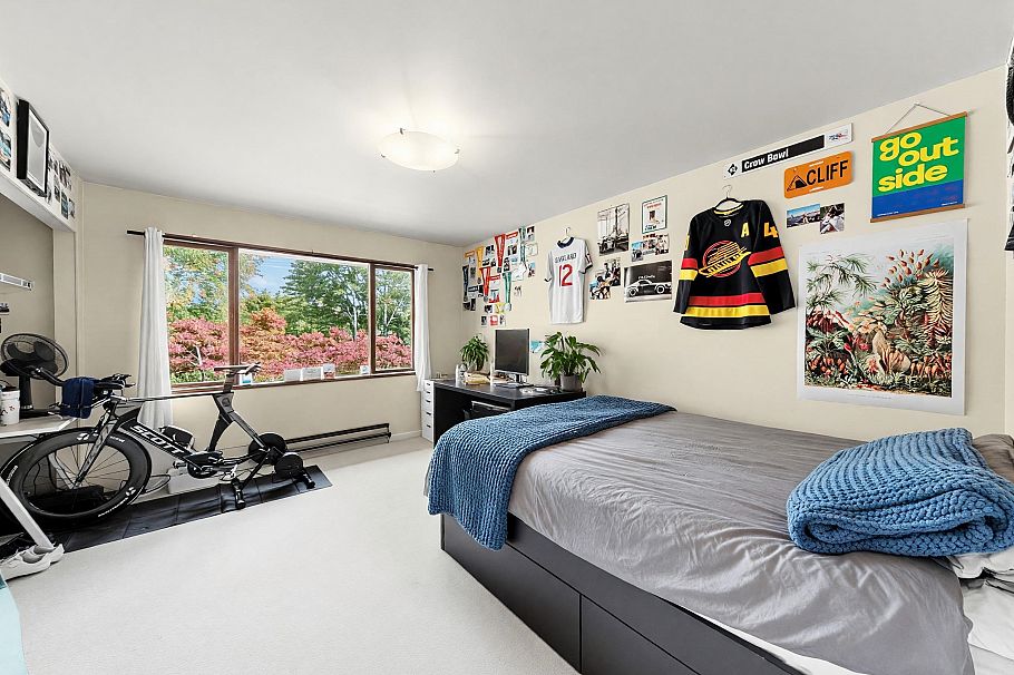 4058 W 17th Avenue Vancouver, BC - 6