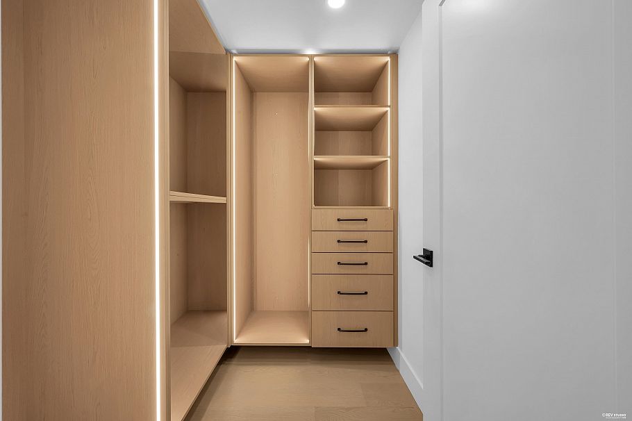 2 5150 Spencer Street Vancouver, BC - 18