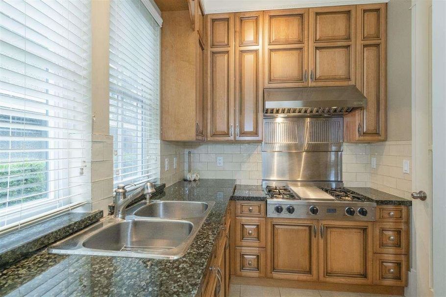 1121 W 39th Avenue Vancouver, BC - 10