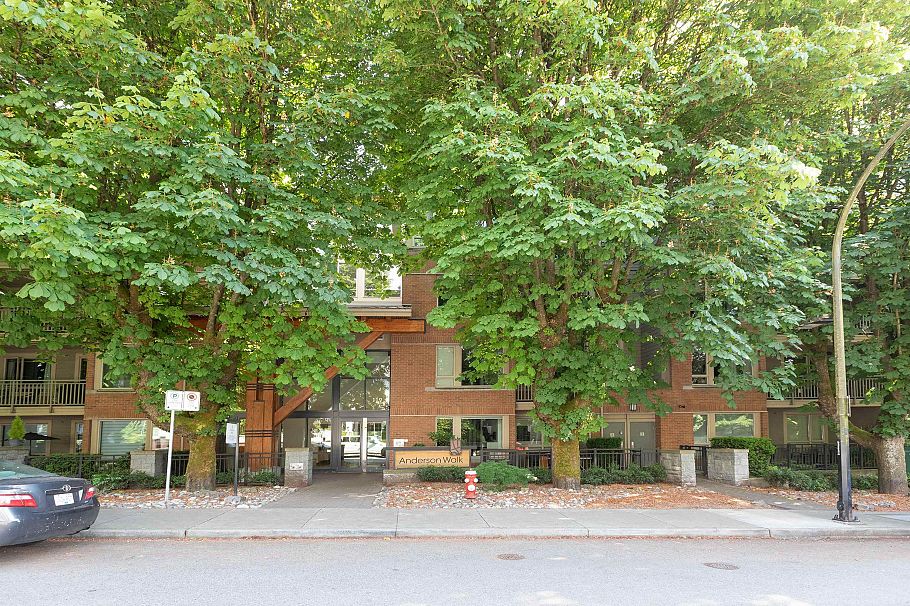 113 119 W 22nd Street North Vancouver, BC - 24