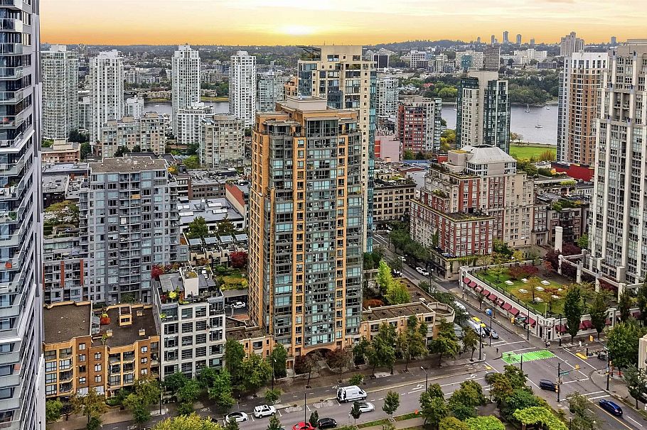 1182 Richards Street Vancouver, BC - 39
