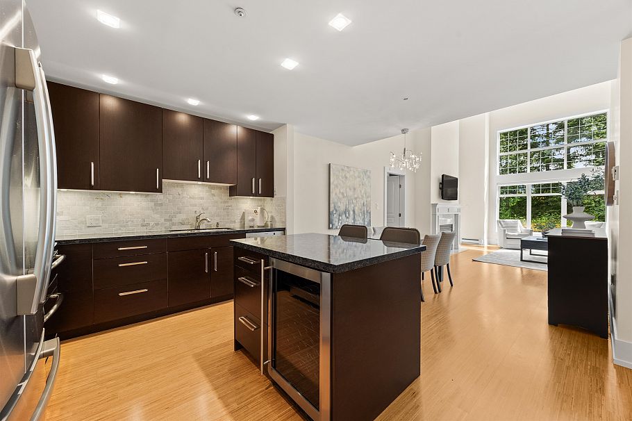 306 1140 Strathaven Drive North Vancouver, BC - 11