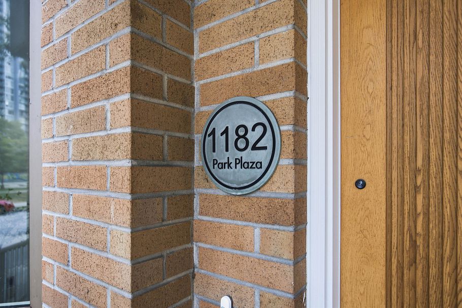 1182 Richards Street Vancouver, BC - 3