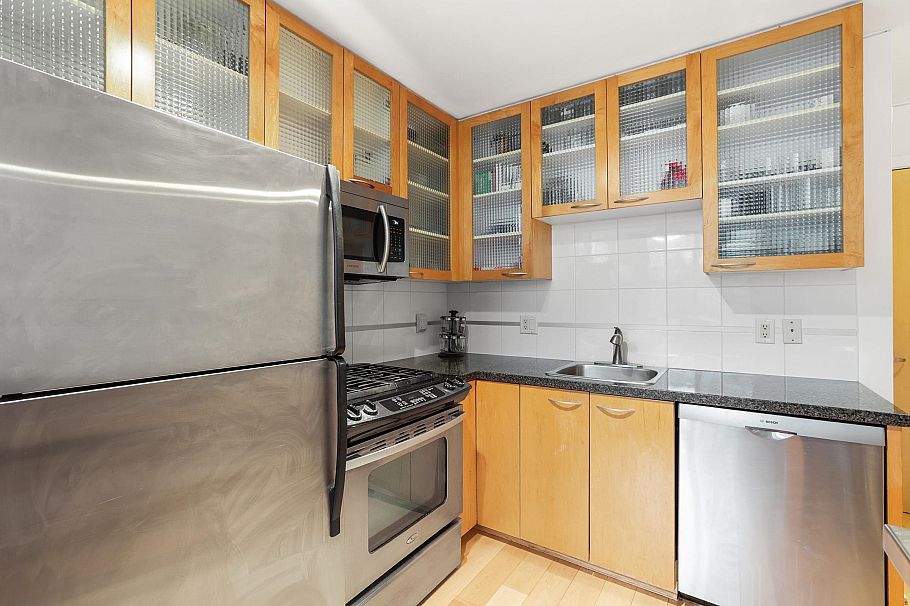 504 969 Richards Street Vancouver, BC - 12