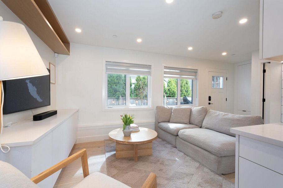 1026 E 13th Avenue Vancouver, BC - 10