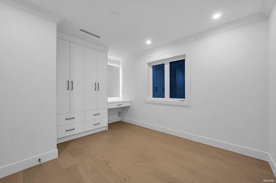 2 5150 Spencer Street Vancouver, BC - 20