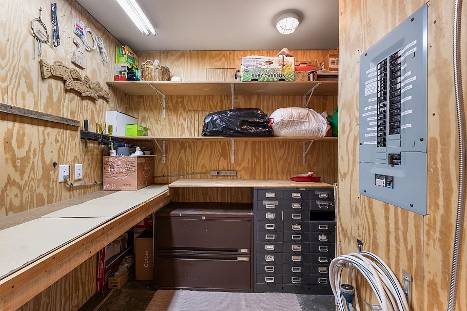 FRSL17 415 W Esplanade Avenue North Vancouver, BC - 13