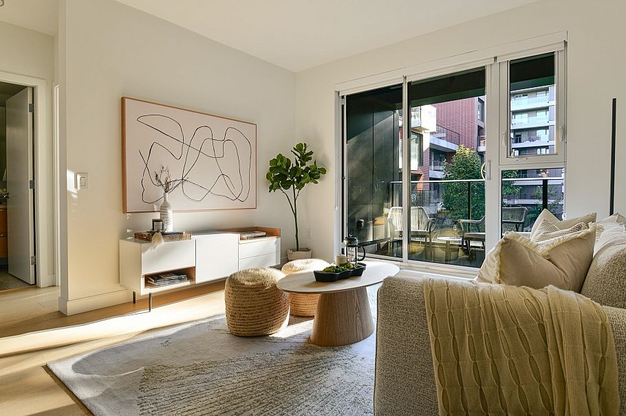 302 7128 Adera Street Vancouver, BC - 5